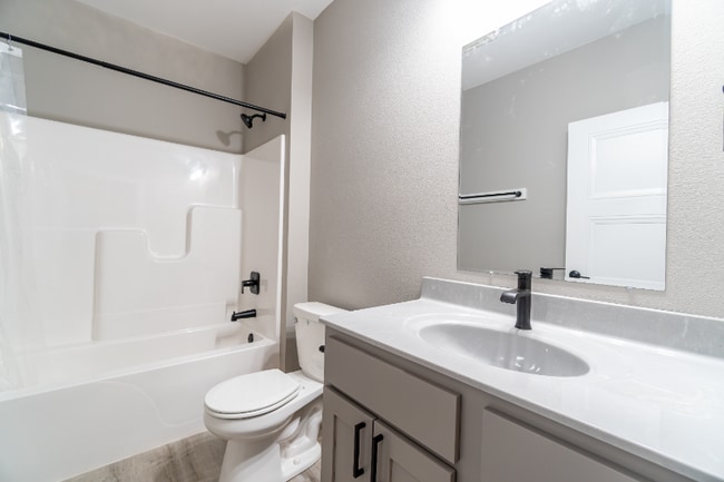 1443 Glenn Pl in Eau Claire, WI - Building Photo - Building Photo