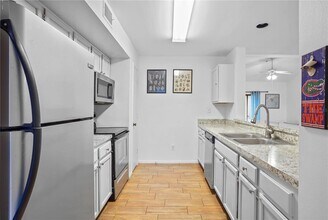 494 N Pin Oak Pl in Longwood, FL - Building Photo - Building Photo