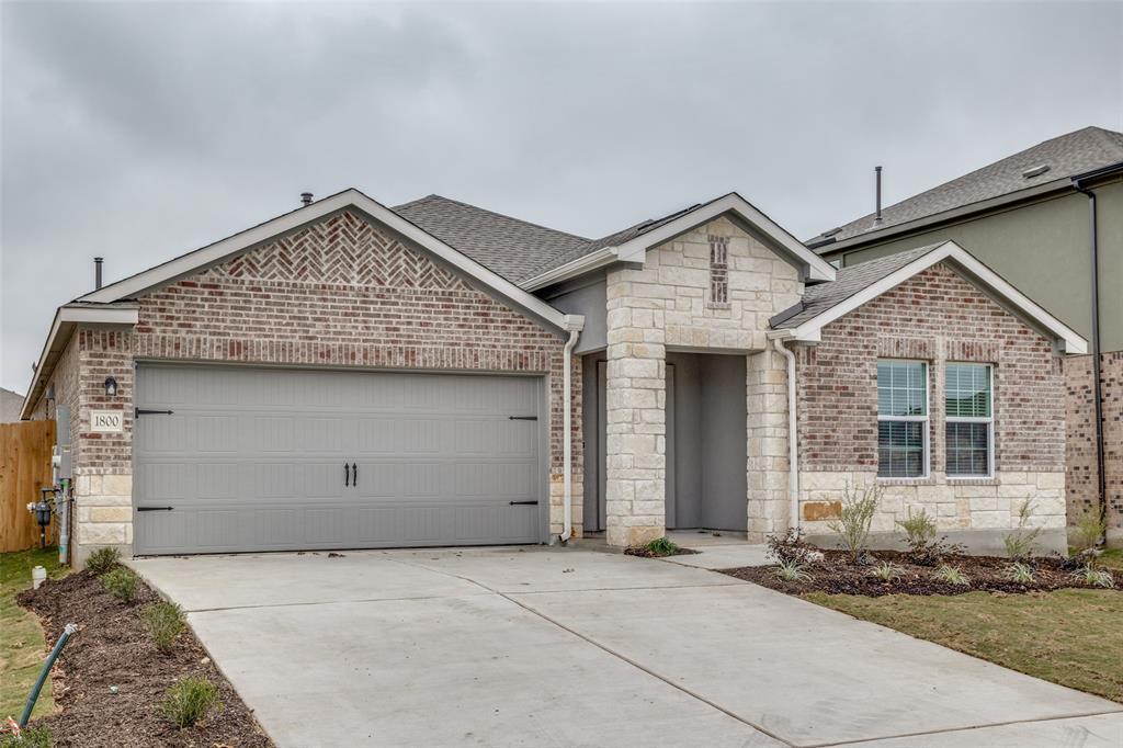 1800 Catahoula Dr in Leander, TX - Foto de edificio