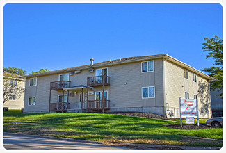 Aossey Place (Video) SW in Cedar Rapids, IA - Foto de edificio - Building Photo