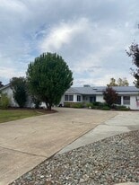 7597 Terra Linda Way in Redding, CA - Building Photo