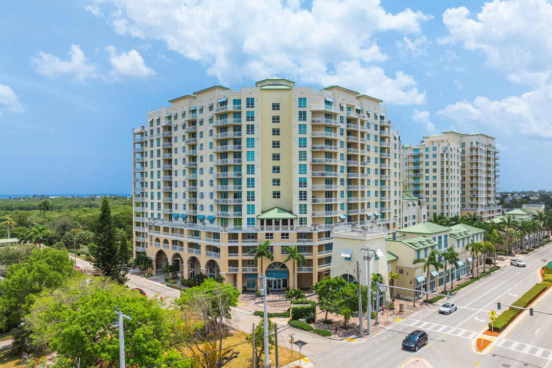 Casa Costa in Boynton Beach, FL - Building Photo