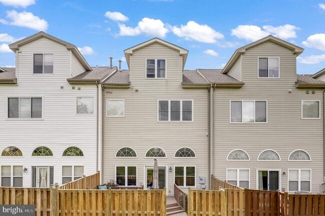 5316 Waldo Dr