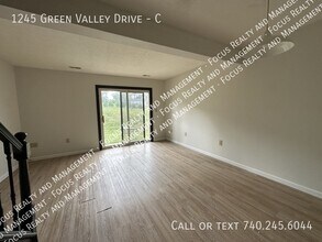 1245 Green Valley Dr in Heath, OH - Building Photo - Building Photo