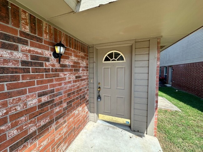 3203 Conestoga Dr in Norman, OK - Building Photo - Building Photo