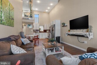 1142 Crease St in Philadelphia, PA - Building Photo - Building Photo