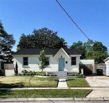 518 Tucker Ave in Jefferson, LA - Building Photo