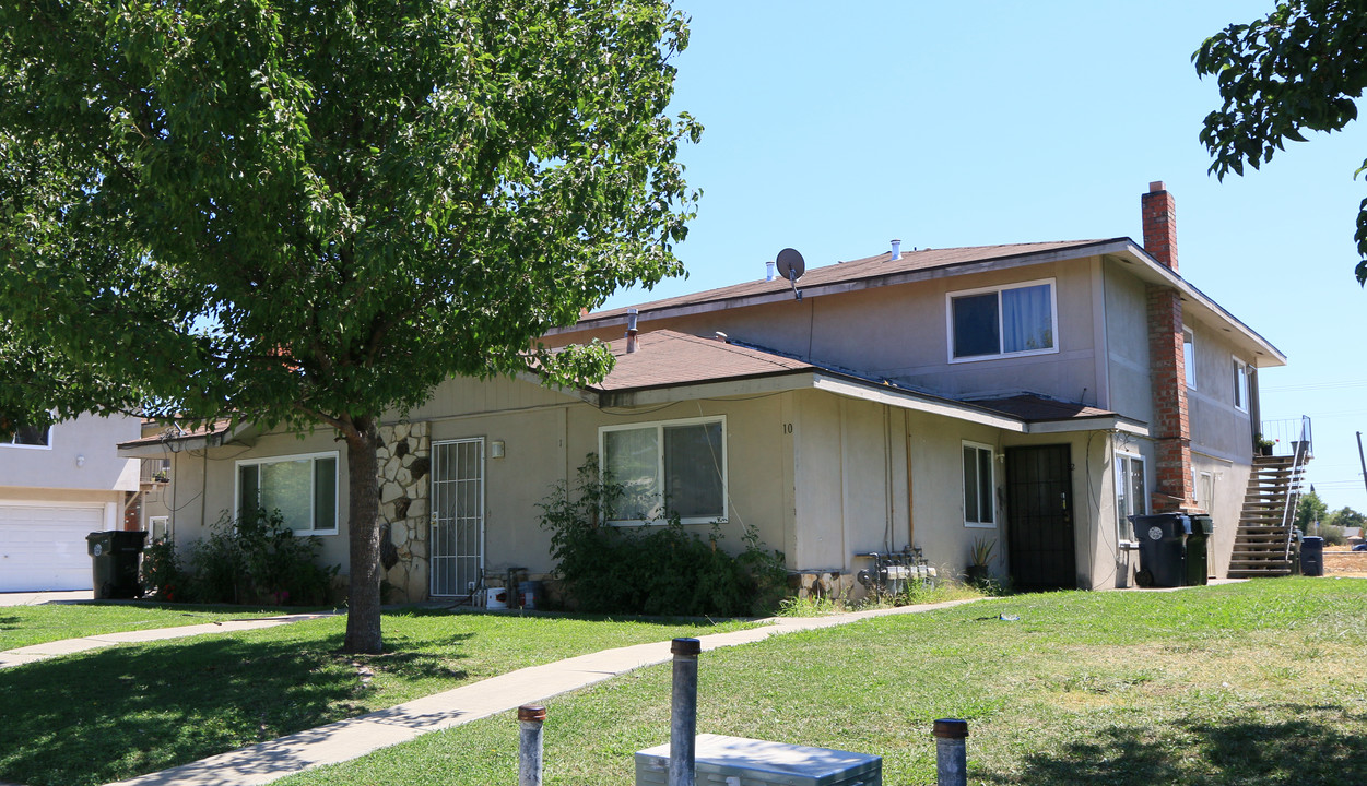 10 Nedra Ct in Sacramento, CA - Foto de edificio