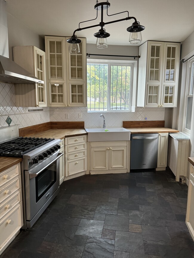 property at 2021 W Girard Ave