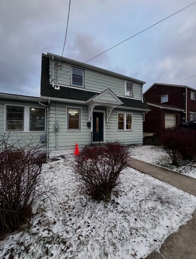 3727 Woodrow Ave in Pittsburgh, PA - Building Photo - Building Photo