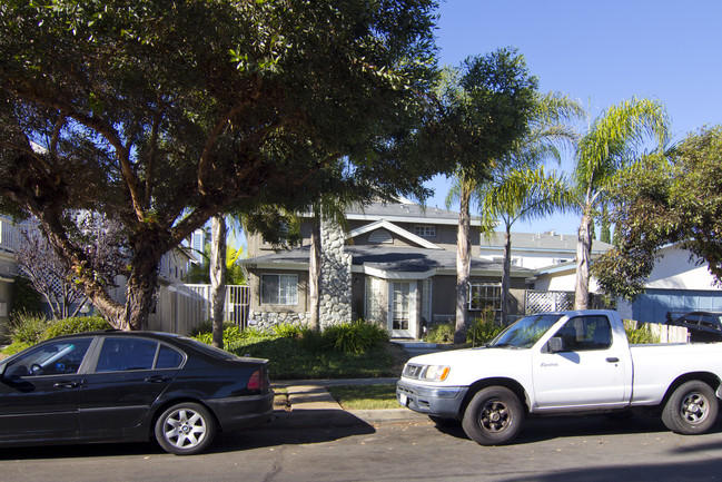 1150-1156 Thomas Ave in San Diego, CA - Building Photo - Building Photo