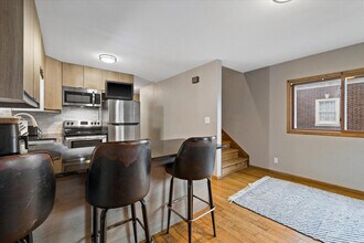 3059 N Downer Ave in Milwaukee, WI - Building Photo - Building Photo