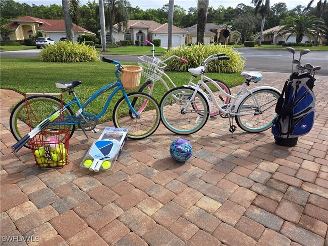 1466 Vintage Ln in Naples, FL - Building Photo - Building Photo