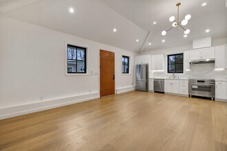 1438 Columbus Ave in Burlingame, CA - Building Photo - Building Photo