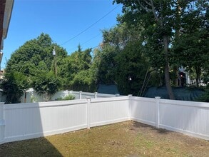 348 Dawson Ln in Jericho, NY - Building Photo - Building Photo