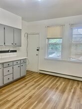 122 W 20th St in Bayonne, NJ - Building Photo - Building Photo