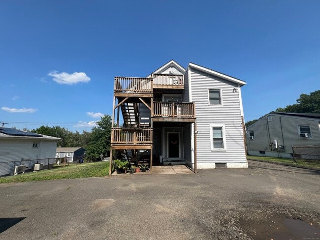 16 Sycaway St in West Haven, CT - Building Photo - Building Photo