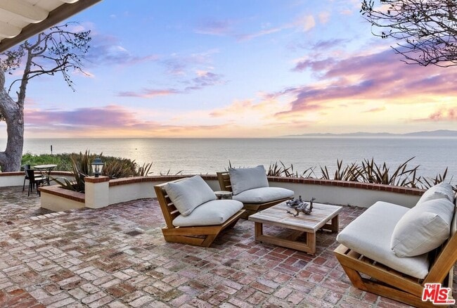 1115 Palos Verdes Dr W in Palos Verdes Estates, CA - Building Photo - Building Photo