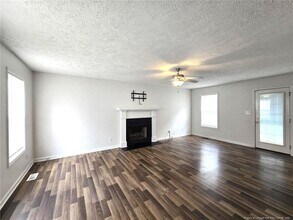 5527 Rising Ridge Dr in Hope Mills, NC - Building Photo - Building Photo