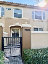 6550 Morgan Hill Trl, Unit 1904 in Royal Palm Beach, FL - Building Photo