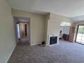 3271 Sawtelle Blvd, Unit 208 in Los Angeles, CA - Building Photo - Building Photo