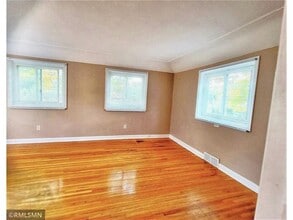 823 Elm St in Hudson, WI - Building Photo - Building Photo
