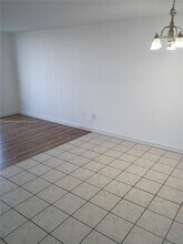 2075 NE 164th St in North Miami Beach, FL - Building Photo - Building Photo