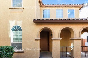 1382 S Ponderosa Dr in Gilbert, AZ - Building Photo