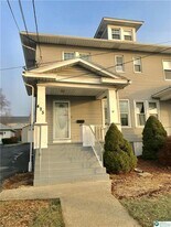 425 Bank St in Nazareth, PA - Building Photo