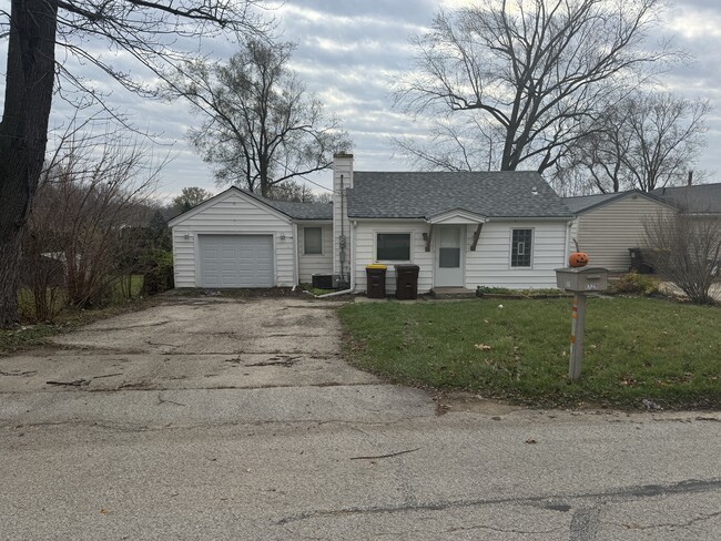 1729 Johnson Ave in Rockford, IL - Foto de edificio - Building Photo