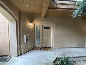 1900 Danbrook Dr in Sacramento, CA - Foto de edificio - Building Photo