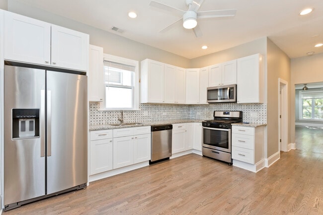 3727 N Marshfield Ave, Unit 3