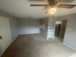 8 Cloverwood Ct in Essex, MD - Building Photo - Building Photo