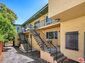 1648 Edgecliffe Dr in Los Angeles, CA - Building Photo - Building Photo