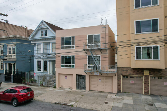 530 Bartlett St in San Francisco, CA - Building Photo - Building Photo