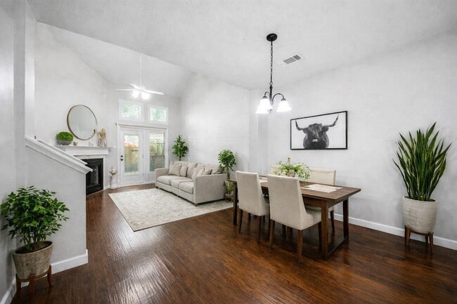 property at 2351 Summit Way Ct