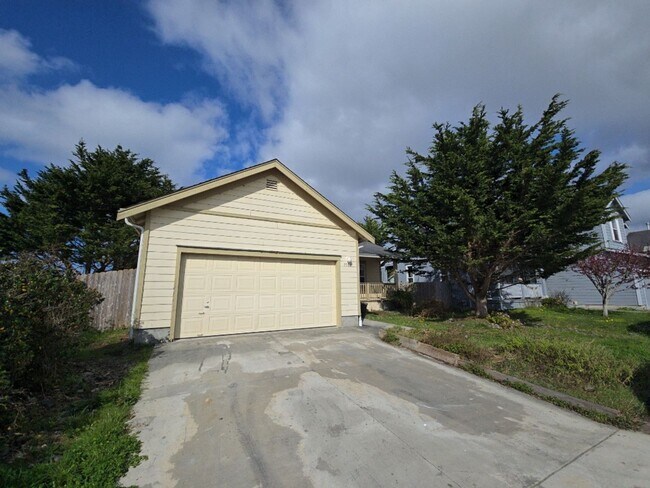 2382 Ariel Way in Arcata, CA - Building Photo - Building Photo