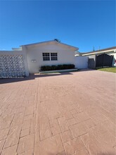 12305 SW 42nd St in Miami, FL - Building Photo - Building Photo