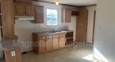 1096 Tollie Weldon Rd in Henderson, NC - Building Photo - Building Photo