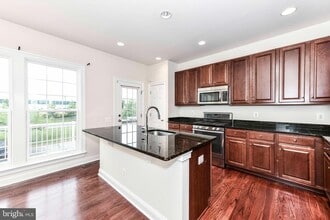 331 Pink Azalea Terrace SE in Leesburg, VA - Building Photo - Building Photo