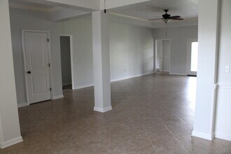 135 Alicia Dr in Crestview, FL - Building Photo - Building Photo