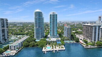 2101 Brickell Ave, Unit 1001 in Miami, FL - Building Photo