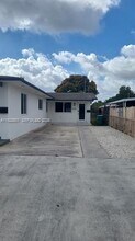 9228 SW 37th St in Miami, FL - Building Photo - Building Photo