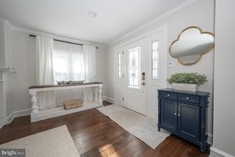 227 E Hathaway Ln in Havertown, PA - Building Photo - Building Photo