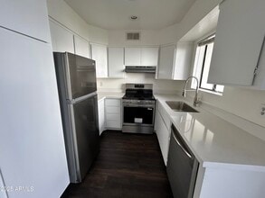 1702 E Ocotillo Rd in Phoenix, AZ - Building Photo - Building Photo