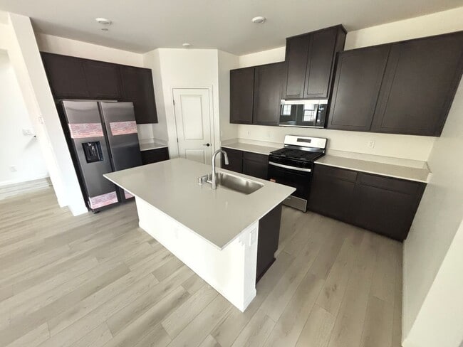 2759 Biana St in Henderson, NV - Building Photo - Building Photo