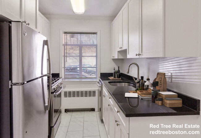 85 Saint Paul St, Unit 86-2 in Brookline, MA - Foto de edificio - Building Photo