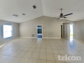 6612 Northhaven Ct in Riverview, FL - Building Photo - Building Photo