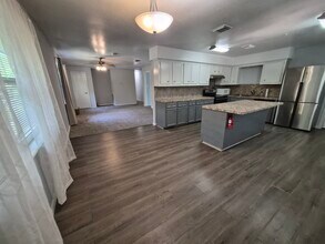 12335 Roy Rd, Unit 12335 ROY RD in Pearland, TX - Building Photo - Building Photo