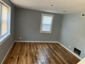 494 Black Rock Ave in New Britain, CT - Building Photo